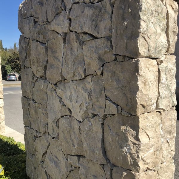 Kamenný obklad, nepravidelný kámen, rohový prvek BORGO